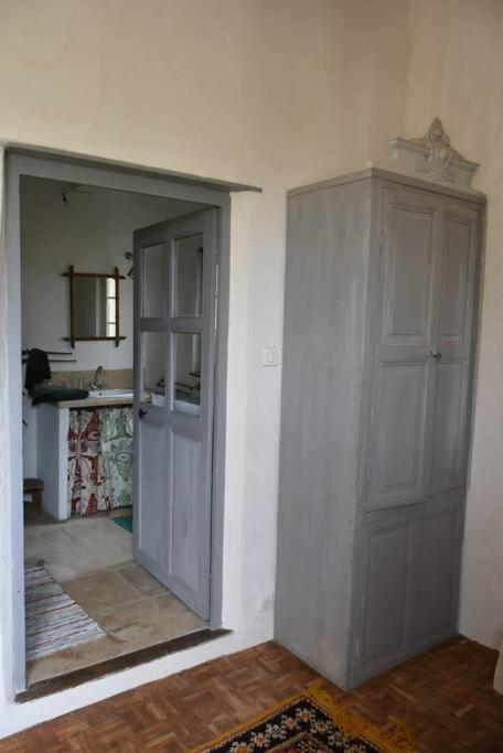 La Petite Maison Des Artistes Séguret Exteriör bild
